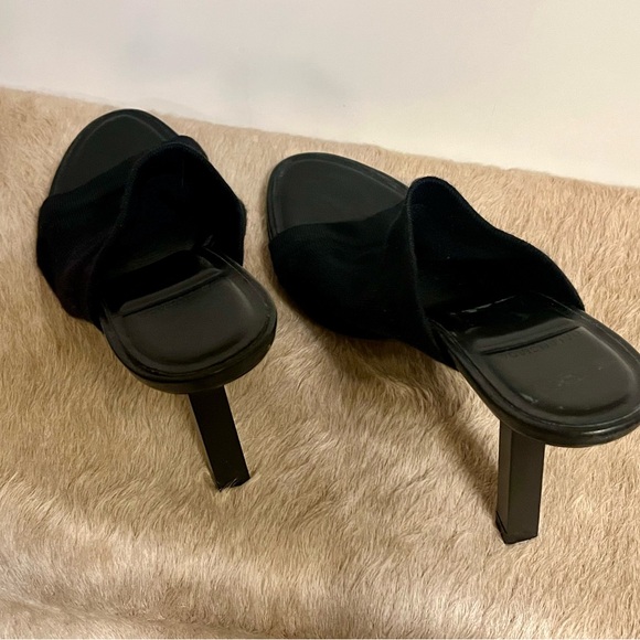 Balenciaga Black Pointed Toe Pumps Heels Size 40 Authentic! - Picture 4 of 8